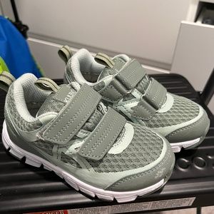 Kuling Kid’s Waterproof Shoes